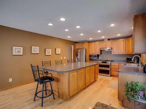 1400 W 107th St, Bloomington, MN 55431 photo 20