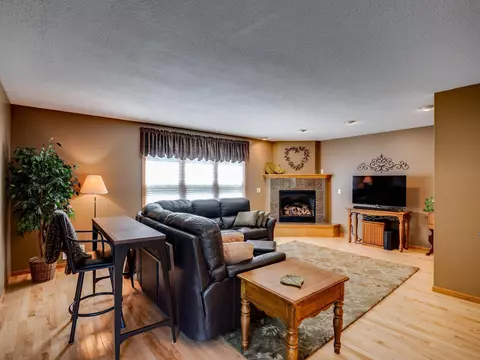 1400 W 107th St, Bloomington, MN 55431 photo 23