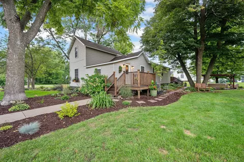 212 W Grant St, Ceylon, MN 56121