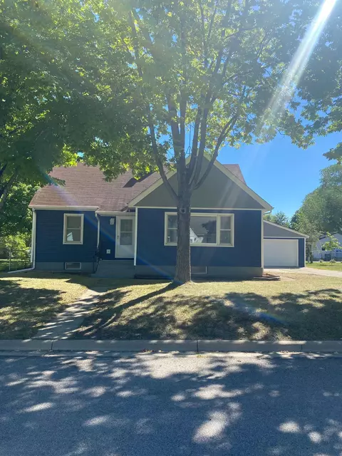 32 3rd Ave SE, Saint Joseph, MN 56374
