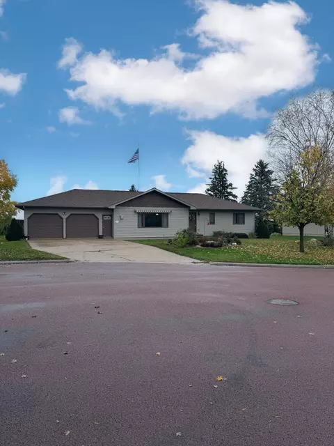 104 Swanson Dr, Sherburn, MN 56171