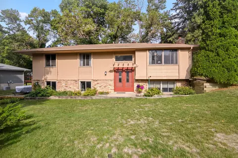 10612 Rich Rd, Bloomington, MN 55437