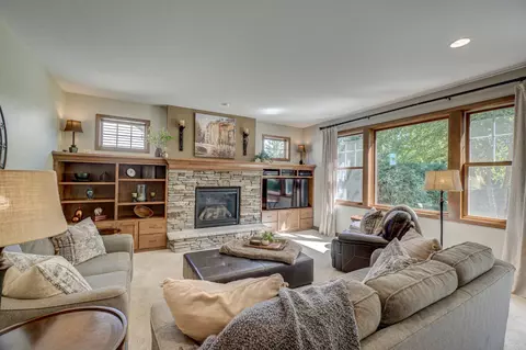 6973 Lydia Bay, Woodbury, MN 55125