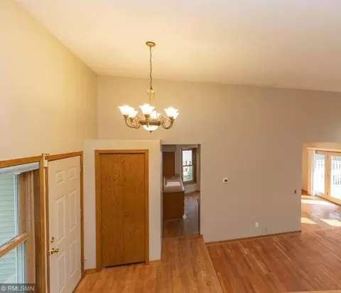 1058 Boston Hill Rd, Eagan, MN 55123 photo 10