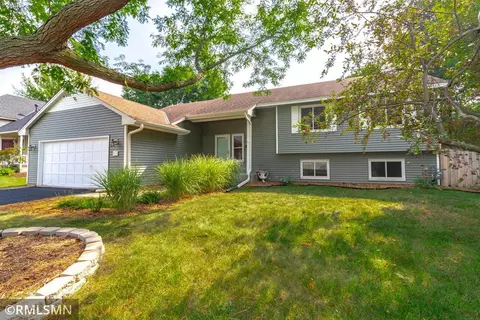 1058 Boston Hill Rd, Eagan, MN 55123 photo 2