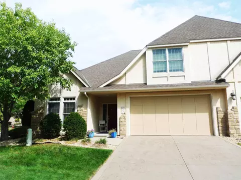 202 Stonebridge Ln, Lilydale, MN 55118