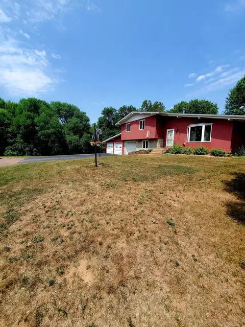 6320 437th St, Harris, MN 55032