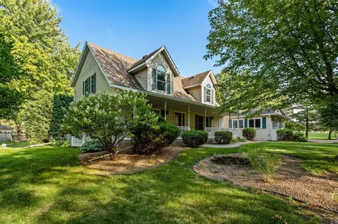 1807 Saint Paul Rd, Owatonna, MN 55060