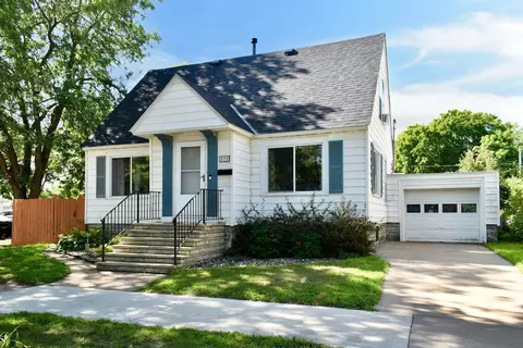577 E Howard St, Winona, MN 55987
