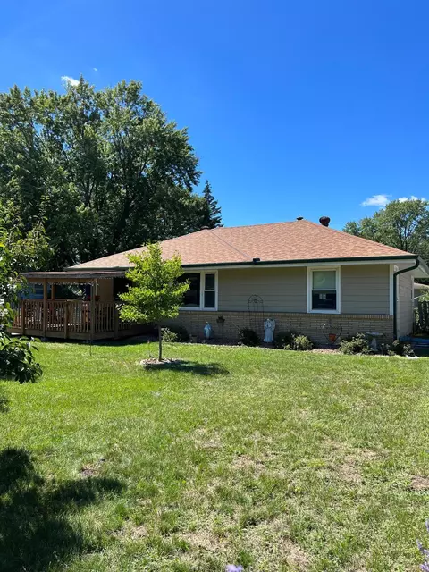 9200 5th St NE, Blaine, MN 55434