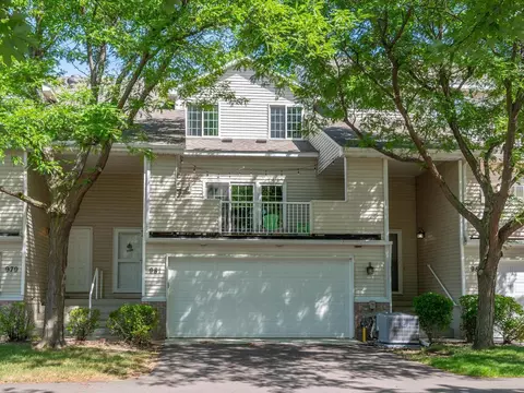 981 Santa Vera Dr, Chanhassen, MN 55317