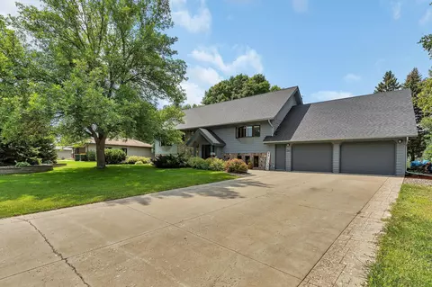 284 23rd St SE, Willmar, MN 56201 photo 2