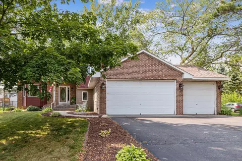 9854 Hamline Ave N, Circle Pines, MN 55014