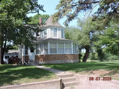 105 8th St SW, Pine City, MN 55063