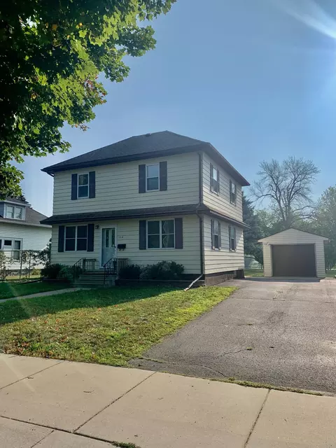 304 13th St NE, Austin, MN 55912
