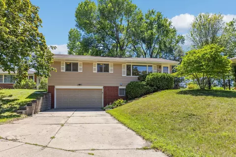 1486 Old Hudson Rd, Saint Paul, MN 55106