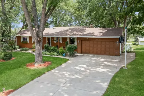 10109 Abbott Ave S, Bloomington, MN 55431