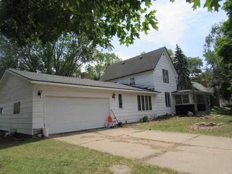 505 Degraff Ave, Swanville, MN 56382
