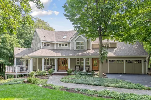 6231 Hummingbird Rd, Excelsior, MN 55331