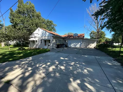 1025 9th Ave, Mountain Lake, MN 56159