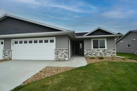 312 11th St, Goodhue, MN 55027