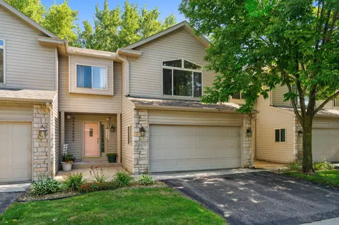 1205 Willow Trl, Farmington, MN 55024