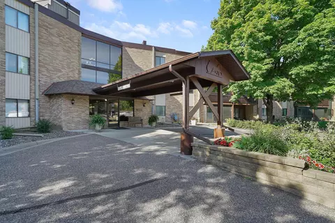 2680 Oxford St N #140, Roseville, MN 55113