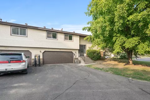 1666 Hickory Hill Dr, Eagan, MN 55122