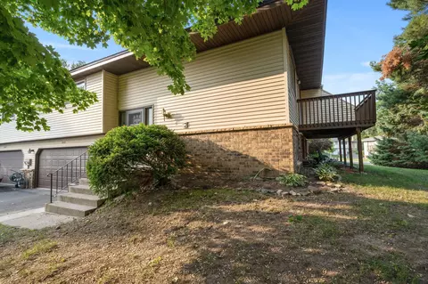 1666 Hickory Hill Dr, Eagan, MN 55122 photo 4