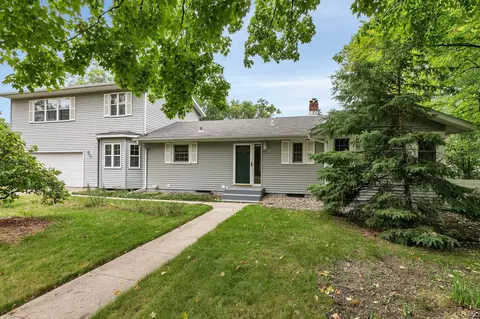 25 Traverse Rd, Saint Cloud, MN 56301