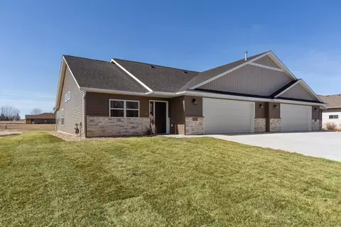 2842 NE Meadowview Ln, Owatonna, MN 55060