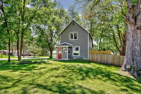 821 Division St E, Faribault, MN 55021 photo 4