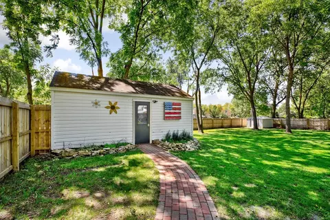 821 Division St E, Faribault, MN 55021 photo 9