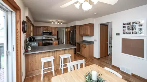 993 Ticonderoga Trl, Eagan, MN 55123 photo 10