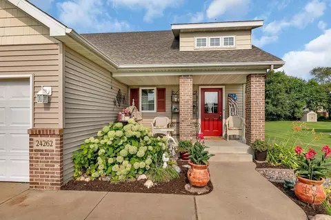 24262 Forestview Cir, Saint Augusta, MN 56301 photo 2