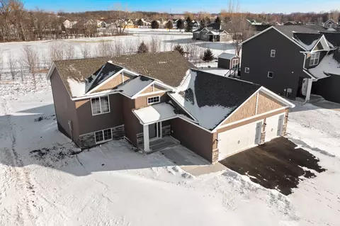 907 Palm Cir, Annandale, MN 55302