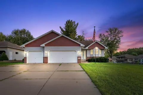 352 8th Ave NW, Forest Lake, MN 55025