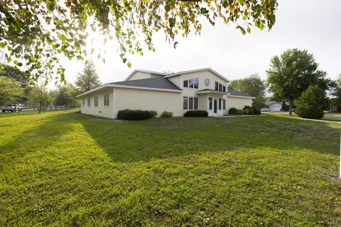 124 Oriole Dr, Fergus Falls, MN 56537