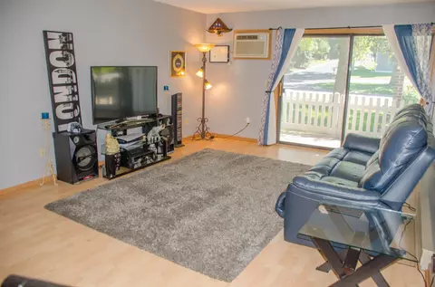 14115 Pennock Ave #108, Apple Valley, MN 55124