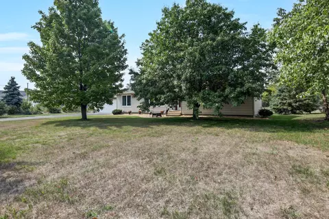 5677 Walnut Dr, Saint Cloud, MN 56303 photo 2