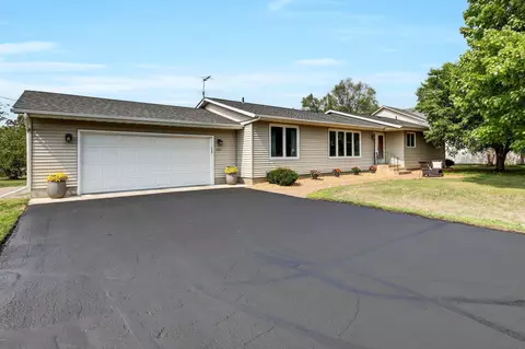 5677 Walnut Dr, Saint Cloud, MN 56303