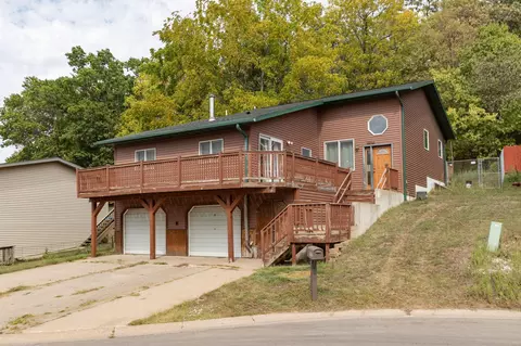 1537 Oakview Dr, Saint Charles, MN 55972