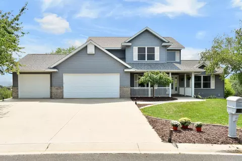 1314 Whispering Hills Dr, Saint Charles, MN 55972