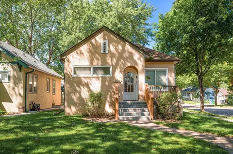 3257 Thomas Ave N, Minneapolis, MN 55412