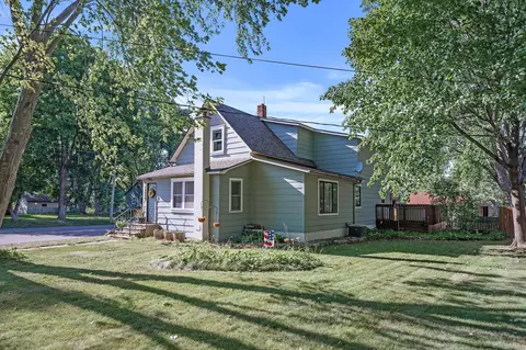 12920 N 2nd Ave, Lindstrom, MN 55045