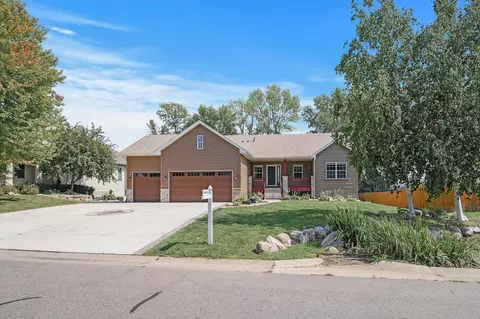 147 Dutch Lake Trl, Howard Lake, MN 55349