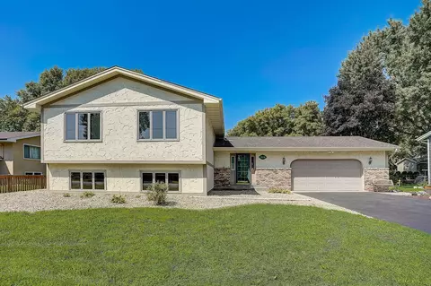 1618 Long Lake Rd, New Brighton, MN 55112