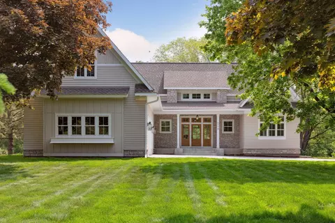 1770 Dodd Rd, Mendota Heights, MN 55118