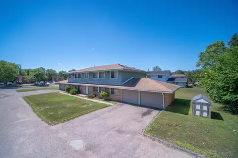 1600 E 80th St, Bloomington, MN 55425 photo 2
