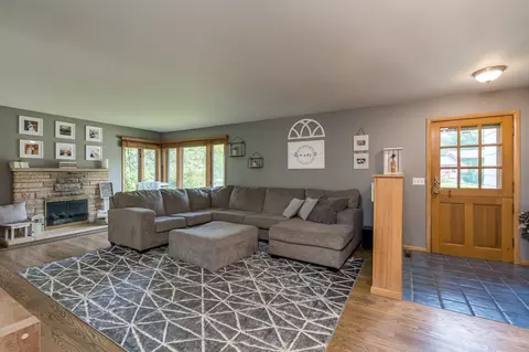 726 Lower Johnson Cir, Saint Peter, MN 56082 photo 2